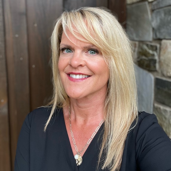 Meet your Posher, Shawna - Picture 1 of 1